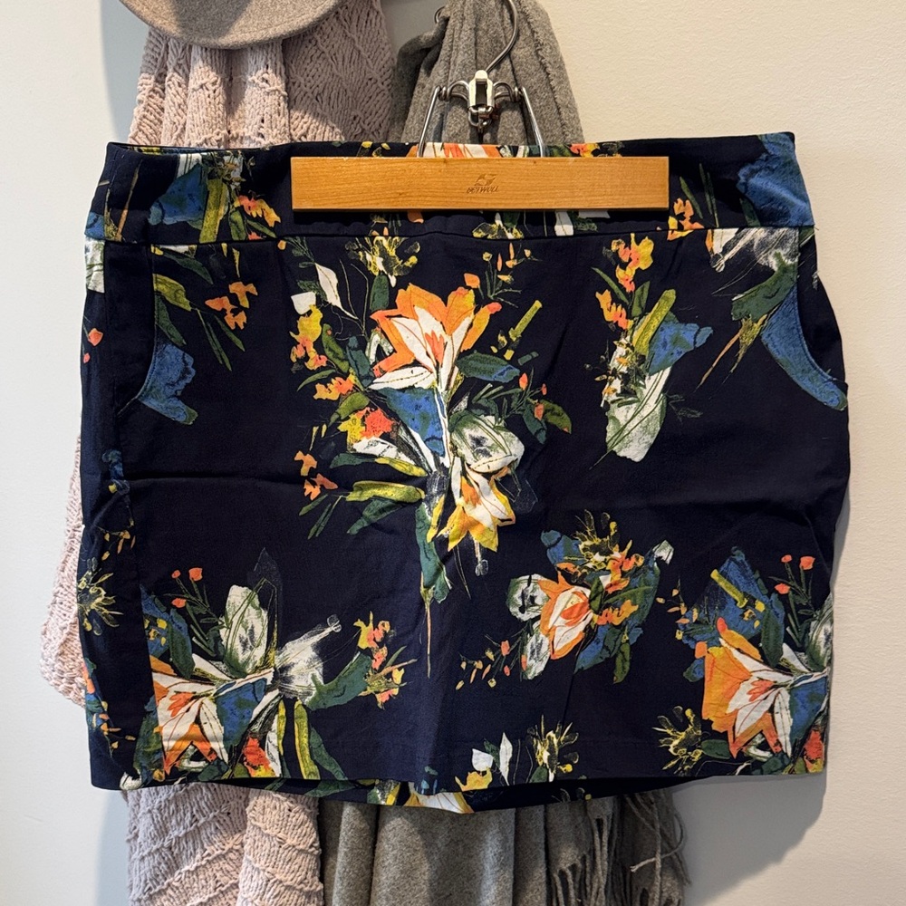 Floral Print Navy Skort